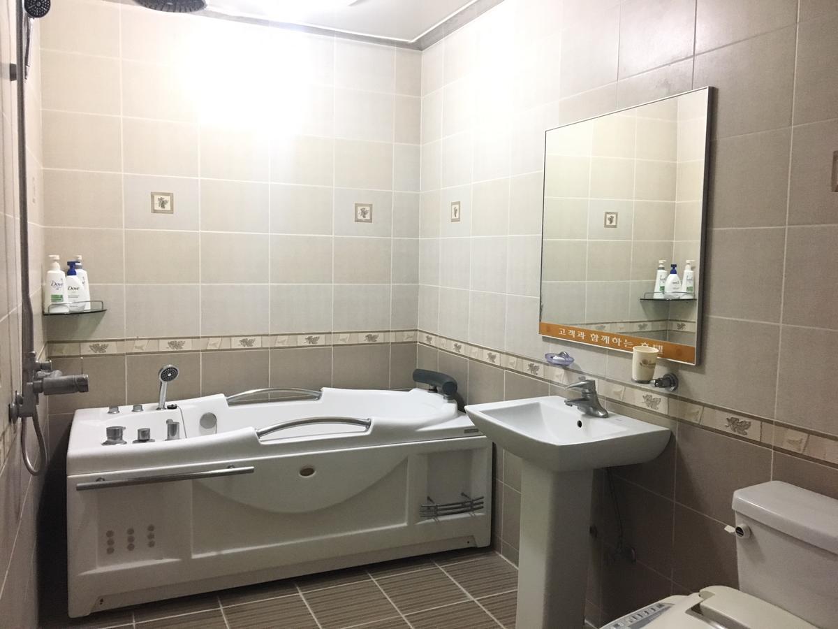 Nobless Hotel Gwangju Metropolitan City Zewnętrze zdjęcie