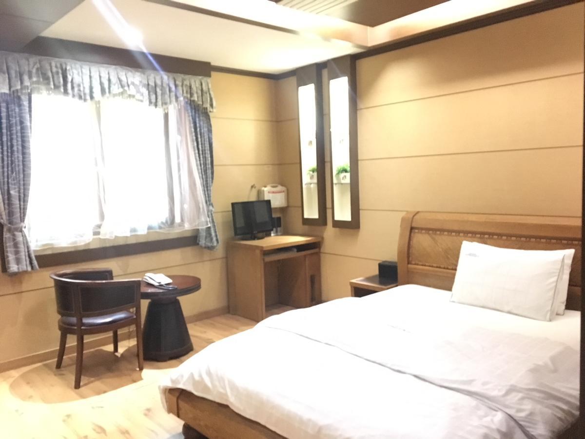 Nobless Hotel Gwangju Metropolitan City Zewnętrze zdjęcie